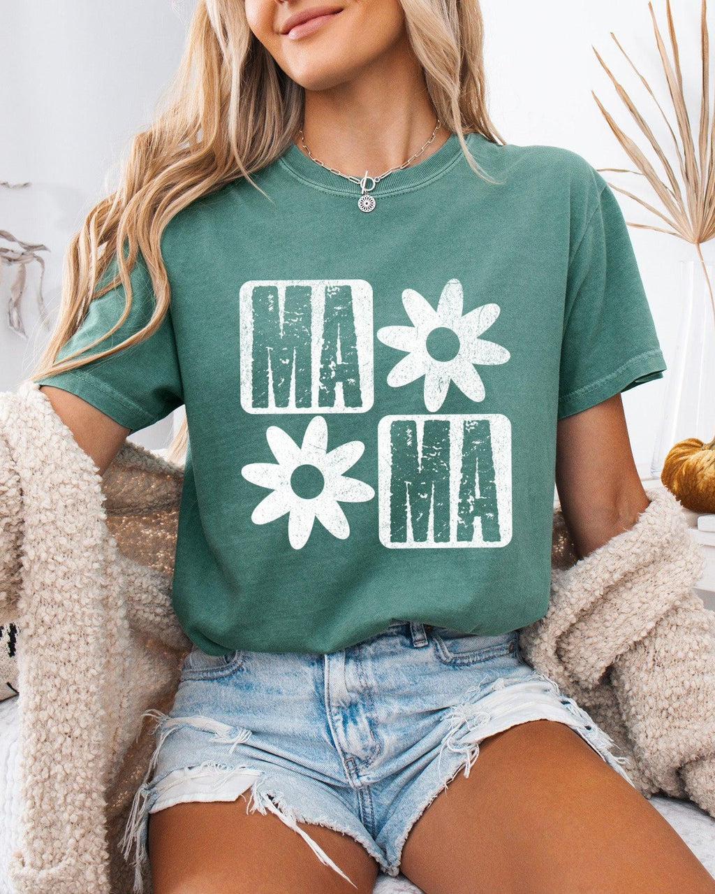 Mama Flower Comfort Colors T-Shirt – Floral Graphic Garment-Dyed Mom Tee