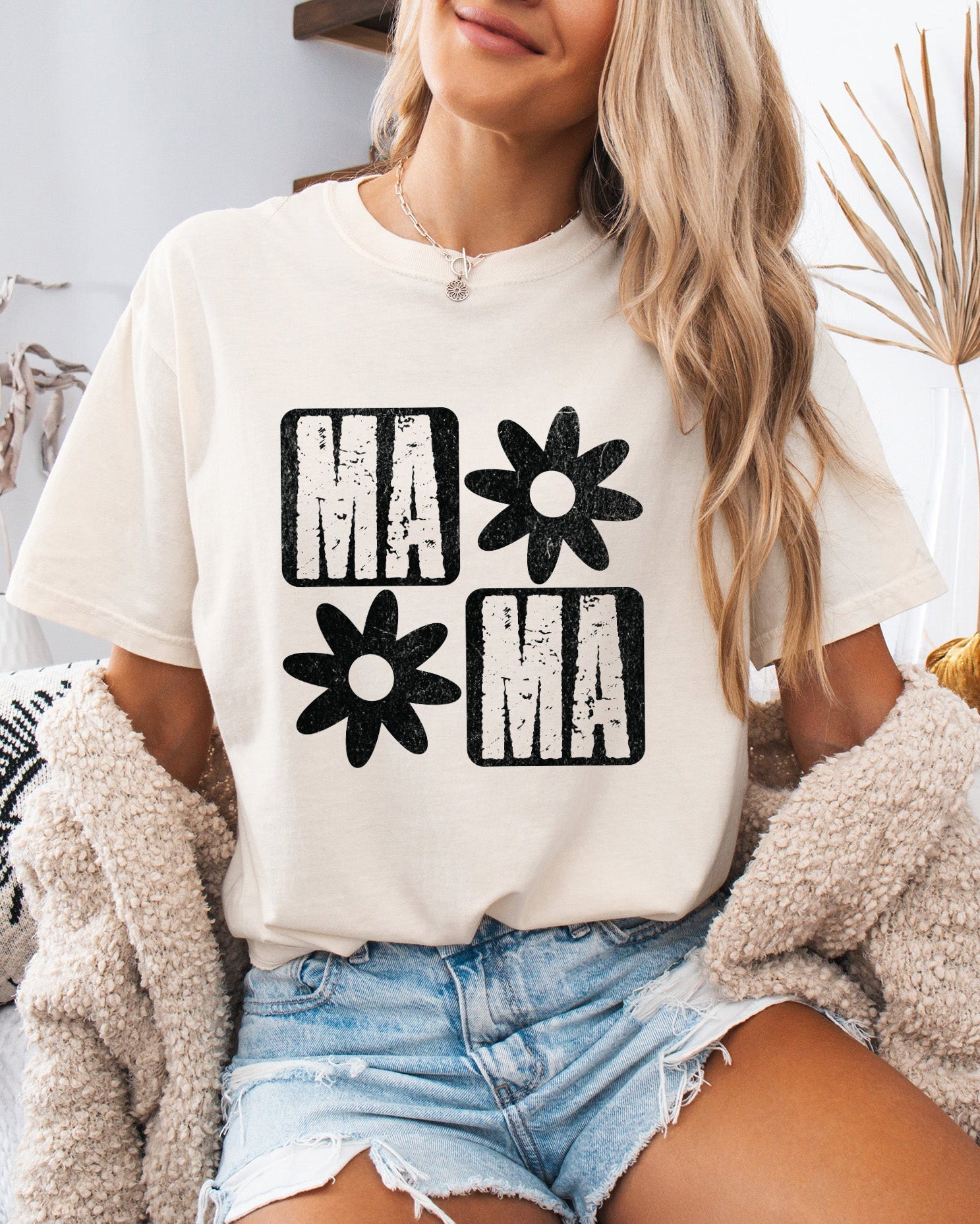 Mama Flower Comfort Colors T-Shirt – Floral Graphic Garment-Dyed Mom Tee