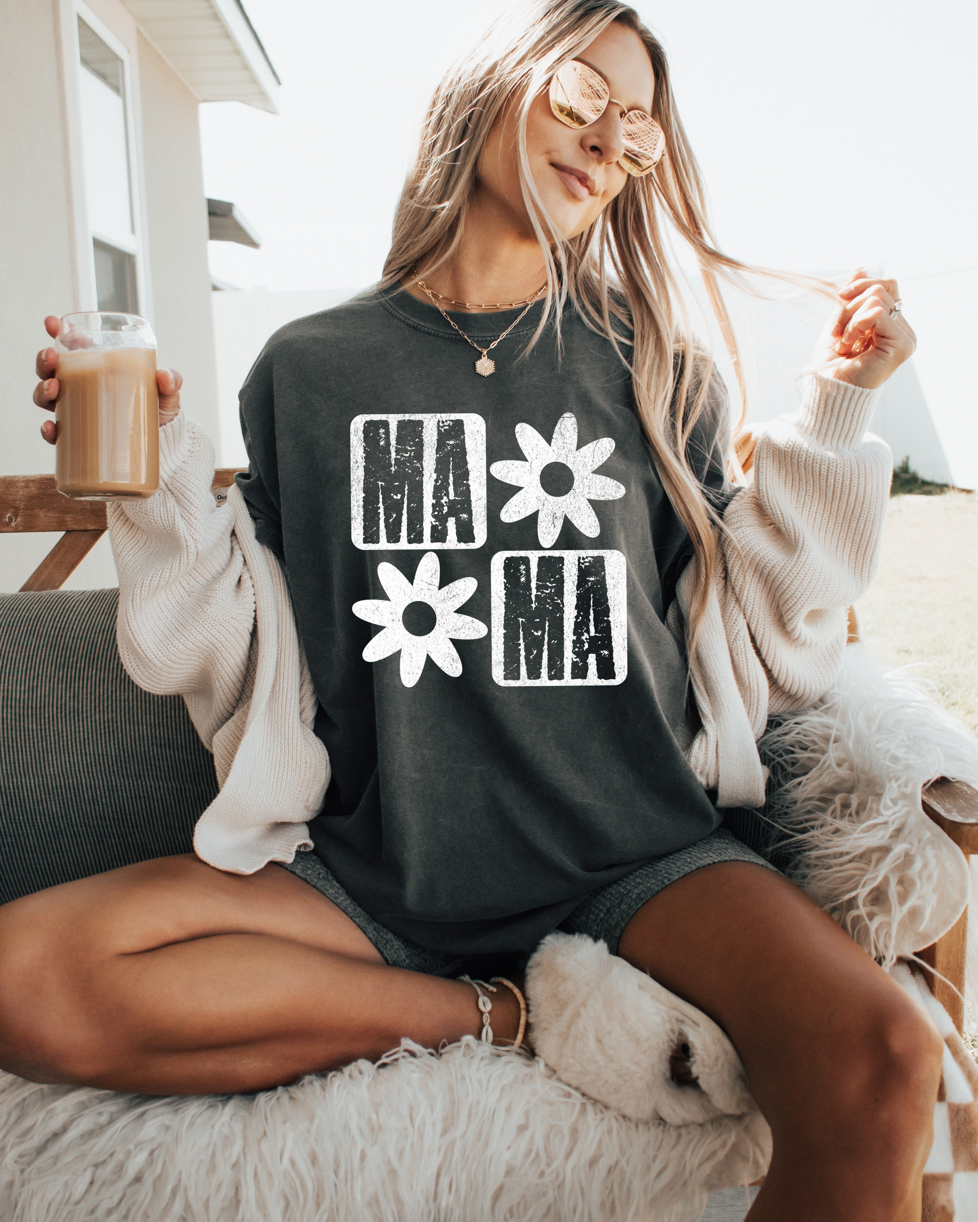 Mama Flower Comfort Colors T-Shirt – Floral Graphic Garment-Dyed Mom Tee