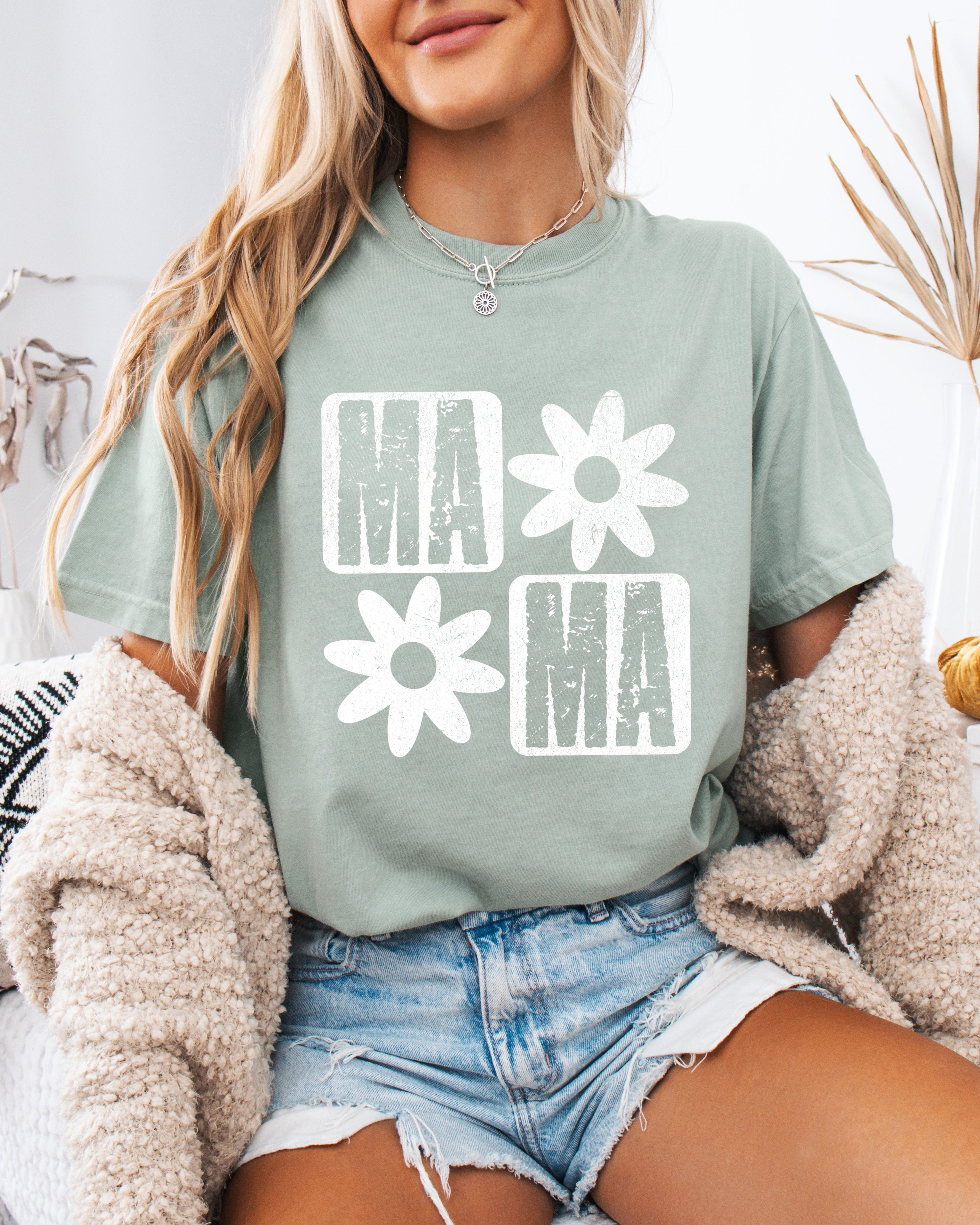 Mama Flower Comfort Colors T-Shirt – Floral Graphic Garment-Dyed Mom Tee